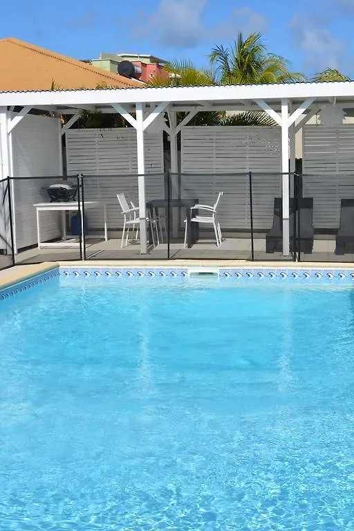 Villa Amethyste Avec Grande Piscine Privee, Jardin Clos, Parking Prive Le Robert 0*,